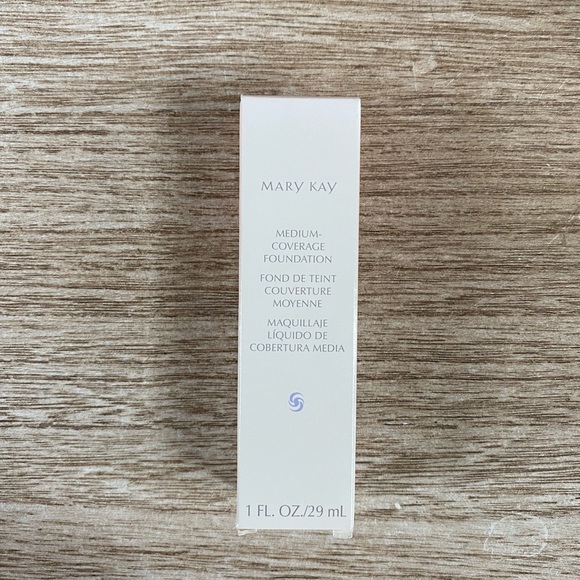 Mary Kay Medium Coverage Foundation Ivory 200 NWT - Picture 2 of 5
